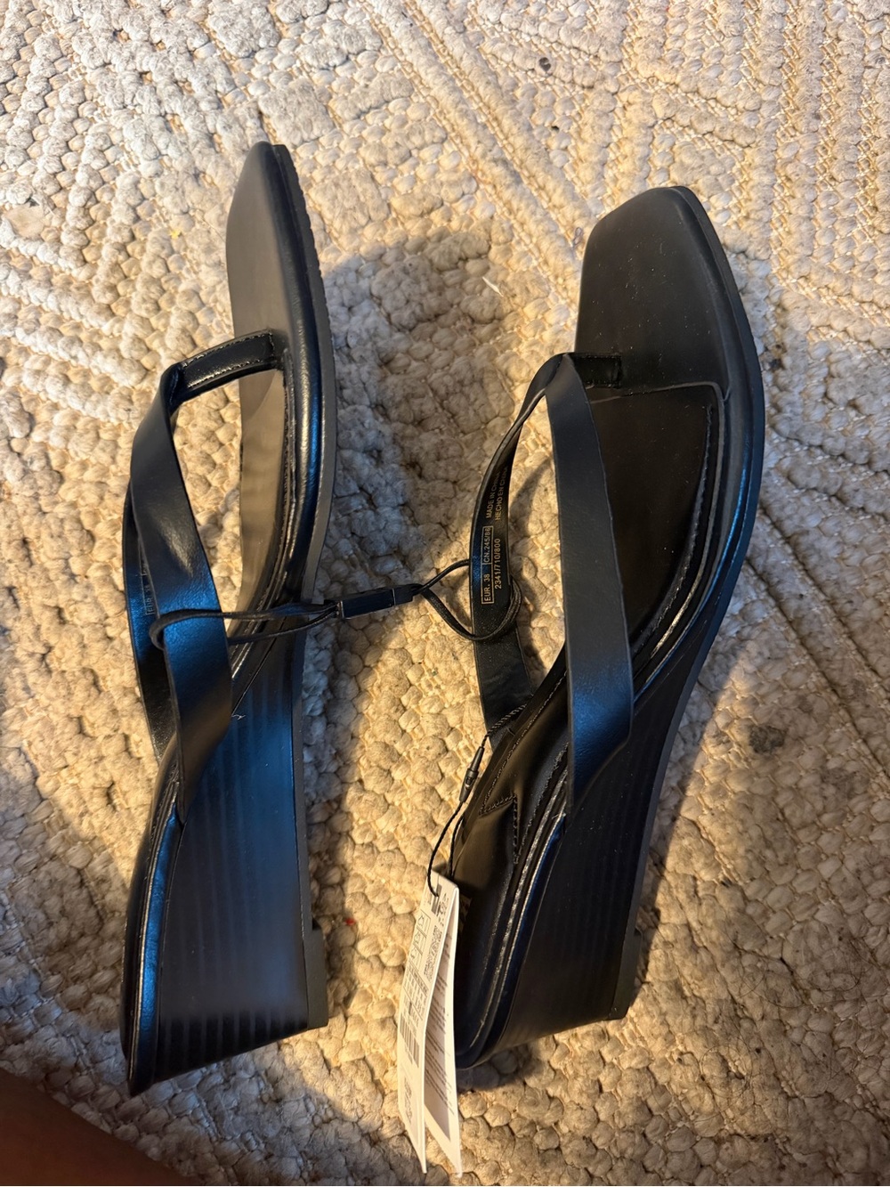 Zara Black Square-Toe Thong Wedge Sandals - Minimal Chic - Picture 4 of 8